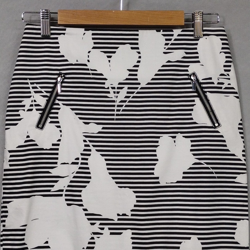 New York & Co Women 2 Pencil Skirt Black White Floral Striped Stretch Zipper